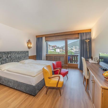 Hotel Hell Ortisei Esterno foto
