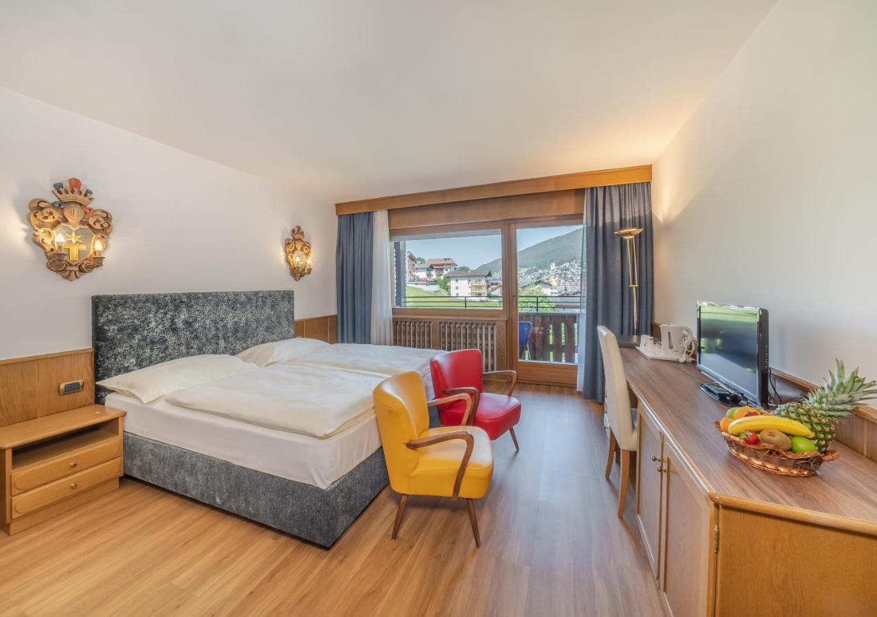 Hotel Hell Ortisei Esterno foto