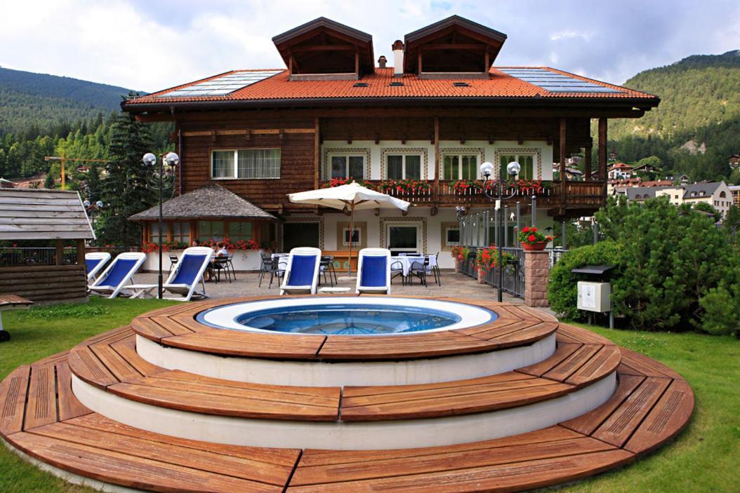 Hotel Hell Ortisei Esterno foto