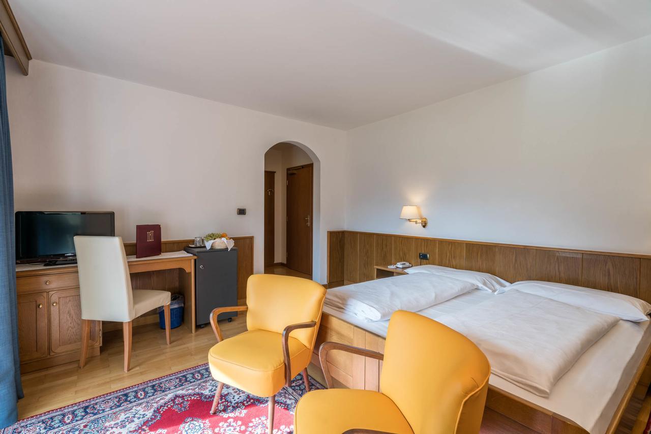 Hotel Hell Ortisei Esterno foto