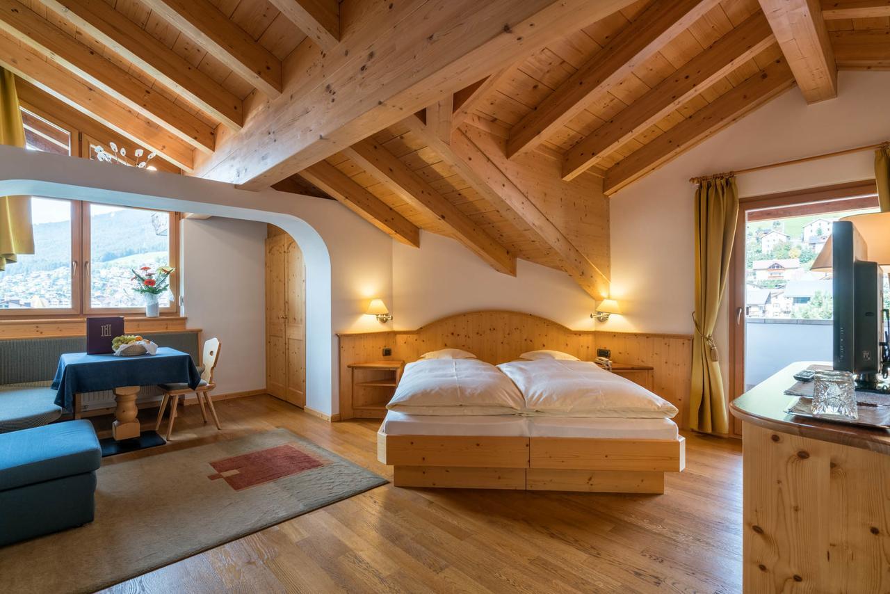 Hotel Hell Ortisei Esterno foto