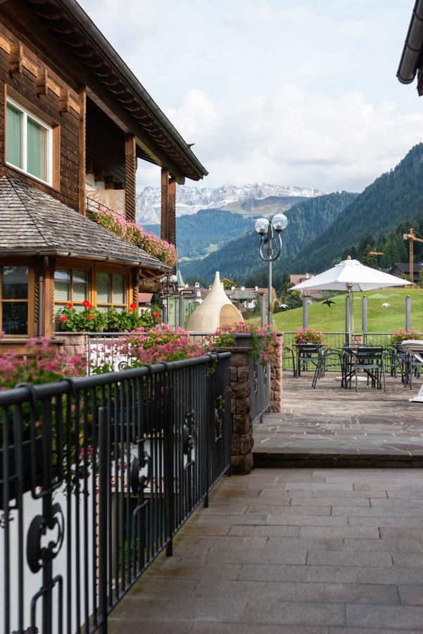 Hotel Hell Ortisei Esterno foto