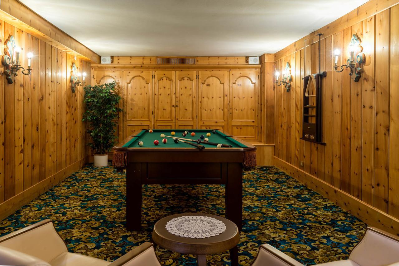 Hotel Hell Ortisei Esterno foto