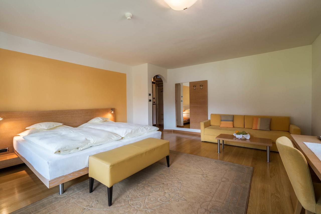 Hotel Hell Ortisei Esterno foto