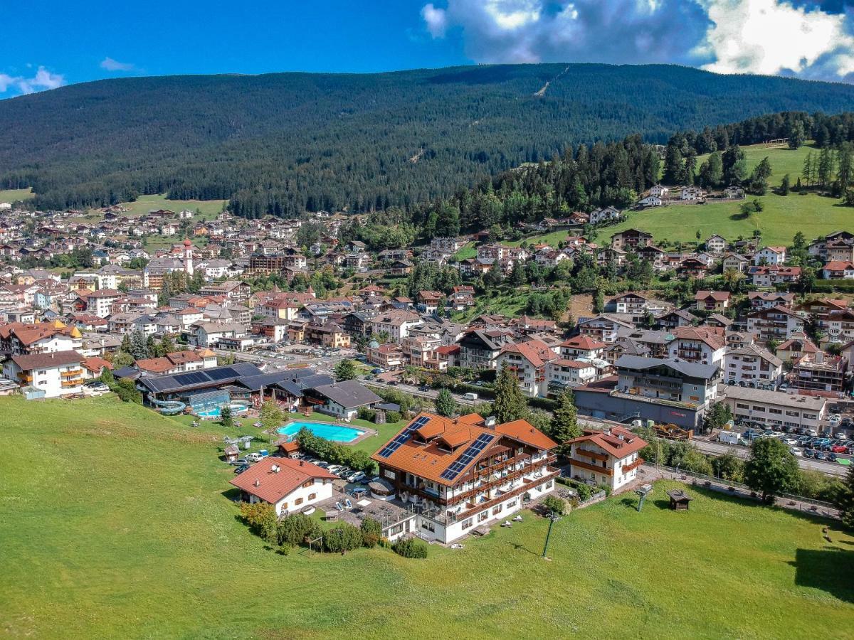 Hotel Hell Ortisei Esterno foto